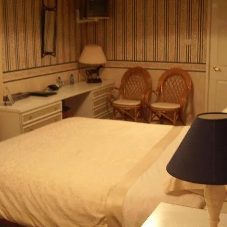 Aard Oakleigh 4*